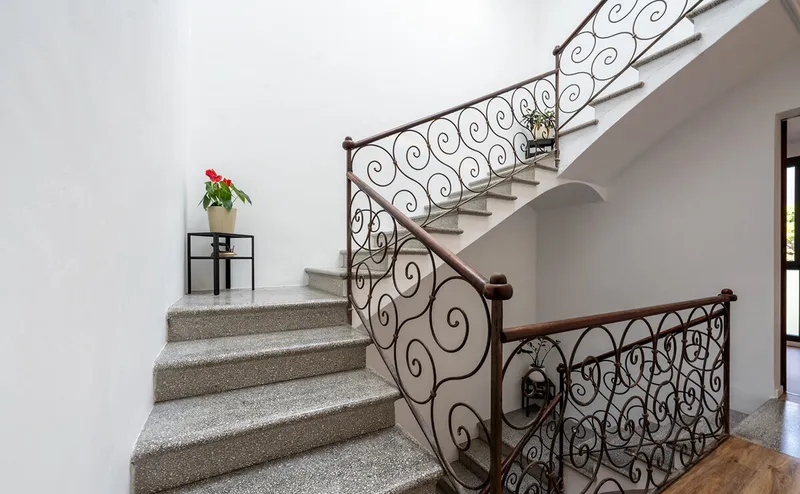 Modern triplex in a historic building in Sóller — photo 11