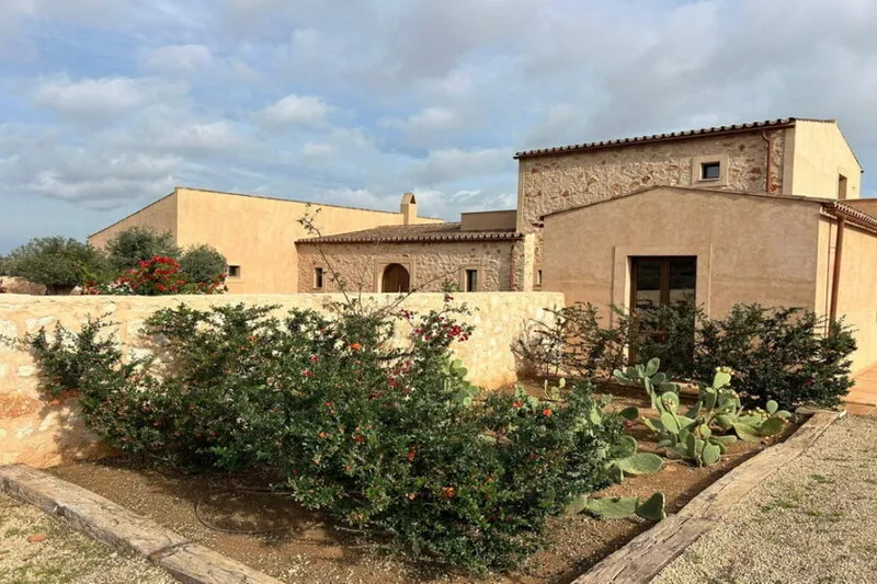 Ground-level new build finca with all extras and pool between Es Llombards – Santanyi — F 150 CM — photo 11