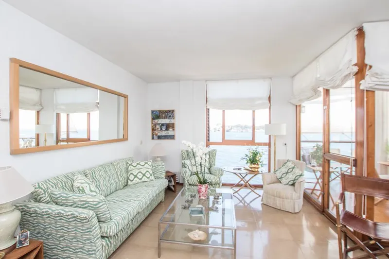 Nice first line apartment in Illetas — photo 5