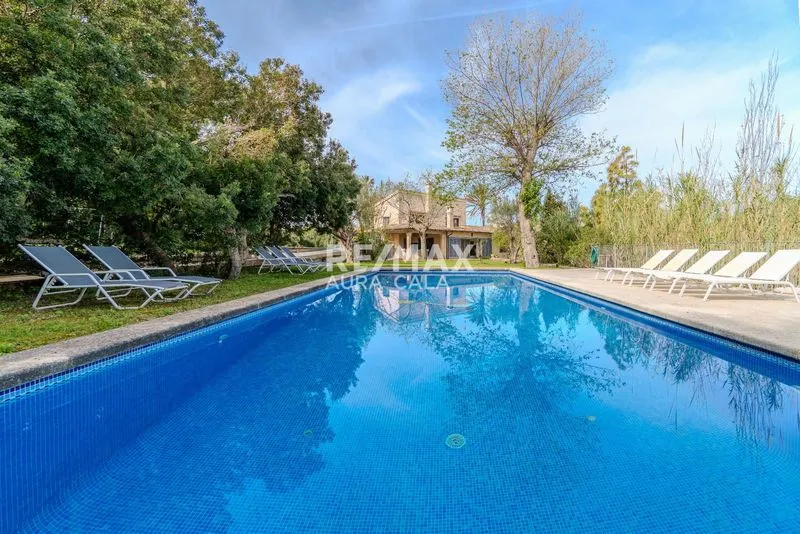 Unique property in Mallorca: rustic finca with main house and independent guest house — photo 1