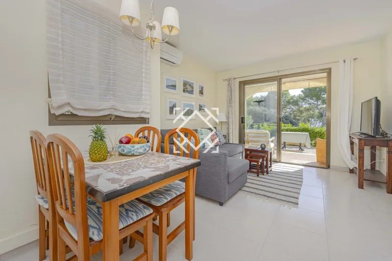 Sea Views Charm Prime Location Apartment in Alcanada, Mallorca — photo 7