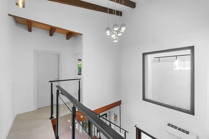 For sale: this newly built modern-style house with high-quality materials — photo 11