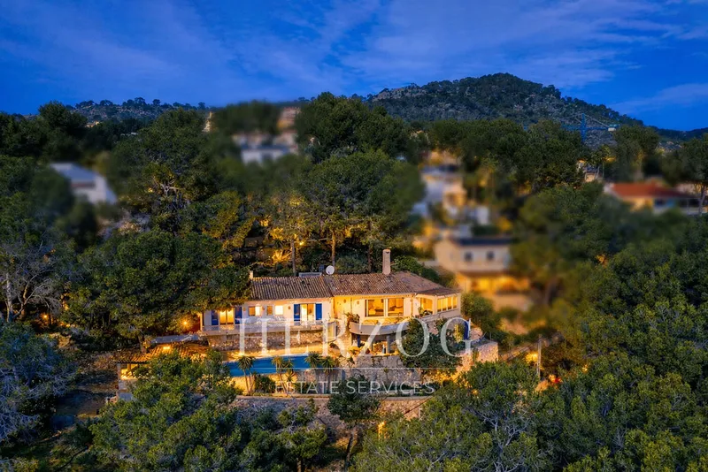 Residence with sea views, private pool and lots of privacy, centrally located and close to the beach in Paguera — photo 3