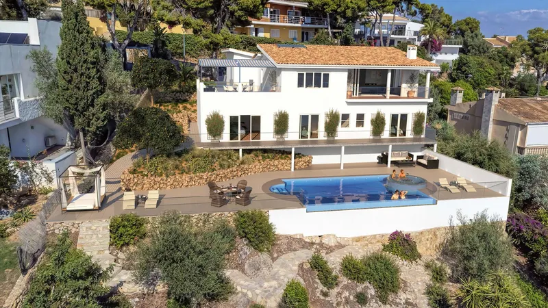 Modern villa for sale with sea views in Costa d'en Blanes — photo 9