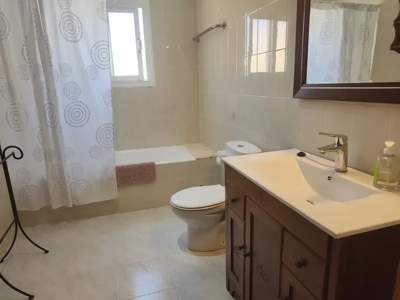 Spacious, bright and perfectly maintained home in a small building with only two floors — photo 10