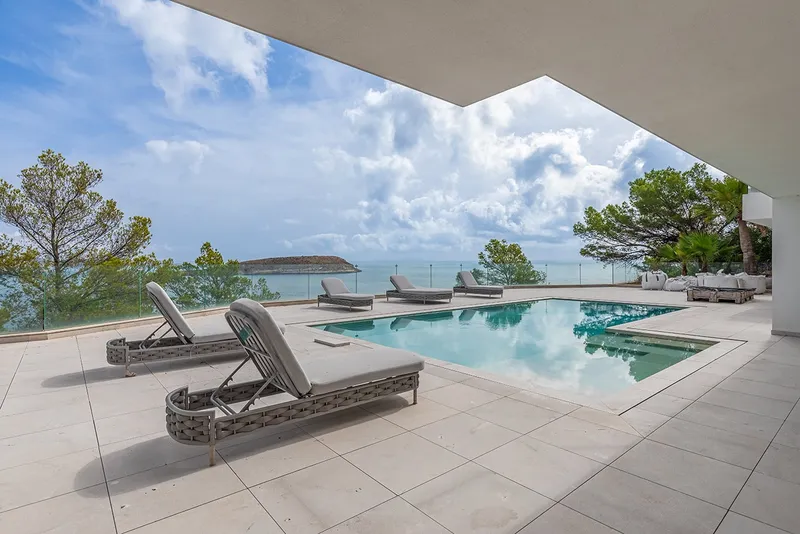 Exceptional seafront luxury property with direct sea access — photo 4