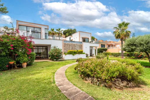 Santa Ponsa, Mediterranean villa with flat plot in the best location of Nova Santa Ponsa — photo 4