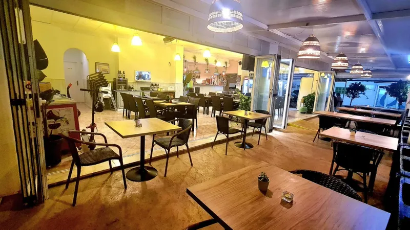 Cafeteria in the center of Cala Ratjada — photo 1