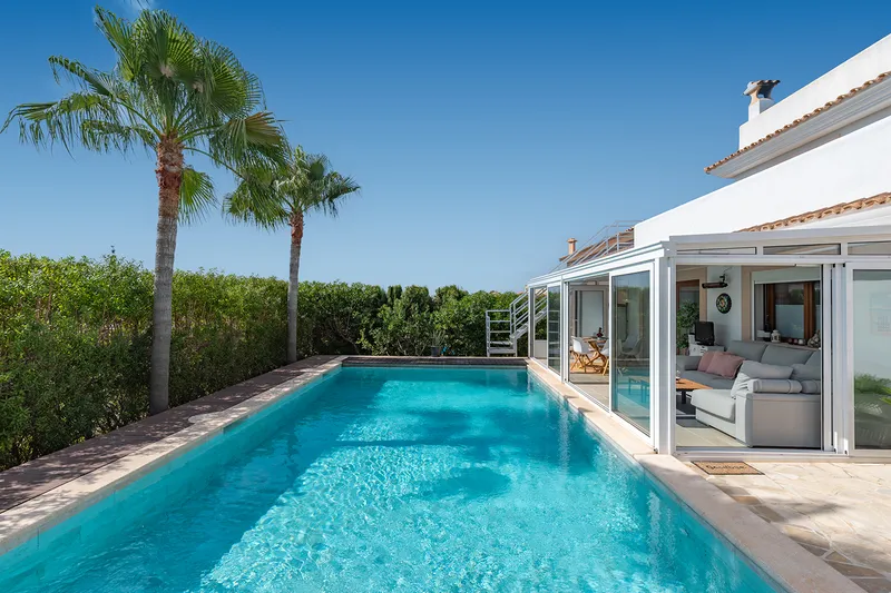 Sunny villa residence with private pool, sea views, roof terrace and tourist license in Cala Murada — photo 1