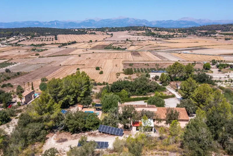 Sineu – Großzügige Finca auf Grundstück mit 16.830 m2 — photo 11