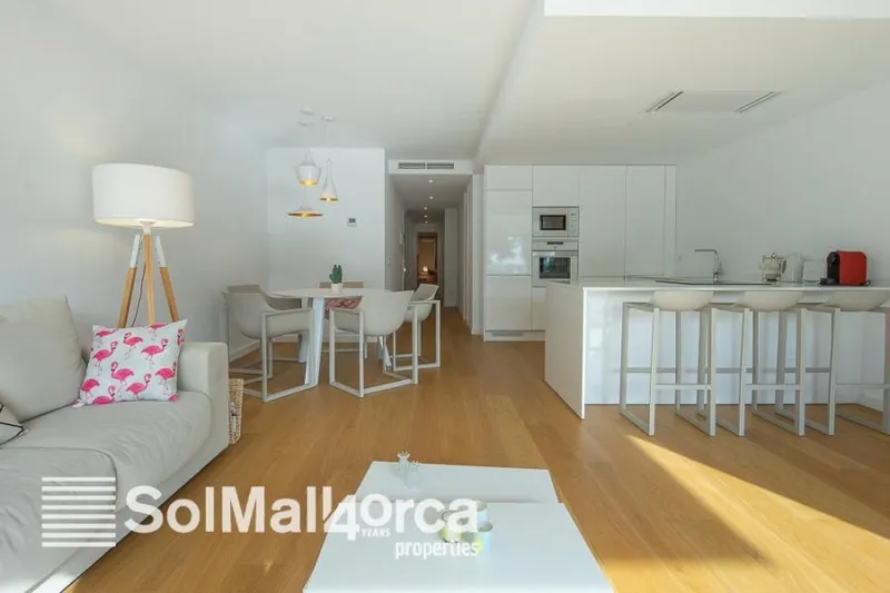 Three bedroom apartment on the second floor with lift in the heart of Puerto de Alcudia with spectacular seaviews — photo 1