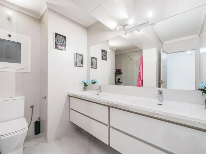 Apartment in Son Cladera, completely renovated. 85 m² and a 15 m² balcony. 3 bedrooms (two doubles with built-in wardrobes, 1 single), windows — photo 7