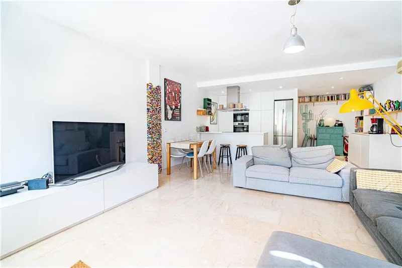 Apartment with terrace in a residential complex with swimming pool and open views — photo 6
