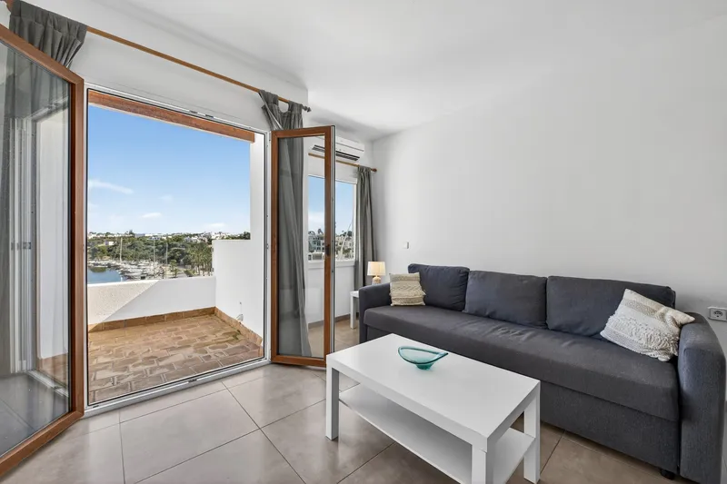 Attractive top-floor apartment with direct harbour views in Cala d'Or — photo 6