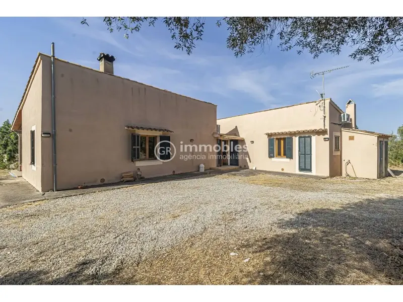 Charming country house on a plot of about 8,670 m2, single storey, preserving the Mallorcan style, located in — photo 6