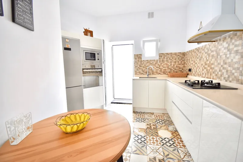 Renovated apartment with terrace and four bedrooms in the old town of Palma de Mallorca — photo 12