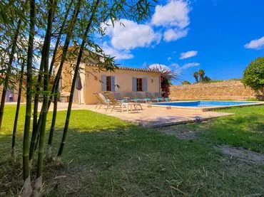 Rustic house with pool for rent on MA-4032 1 — photo 1