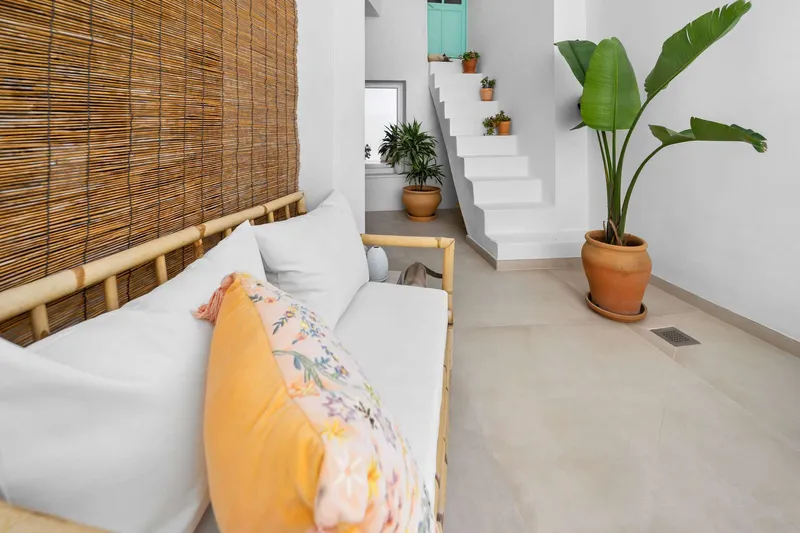 Renovated townhouse of 150m² with 3 bedrooms, garage & patio for sale — photo 8