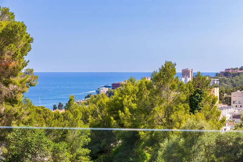 Elegant new-build villa with modern amenities and sea views — photo 4