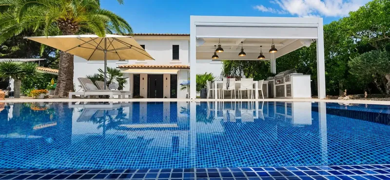 Exceptional detached villa in a quiet residential area between Santa Ponsa and Costa de la Calma — photo 1