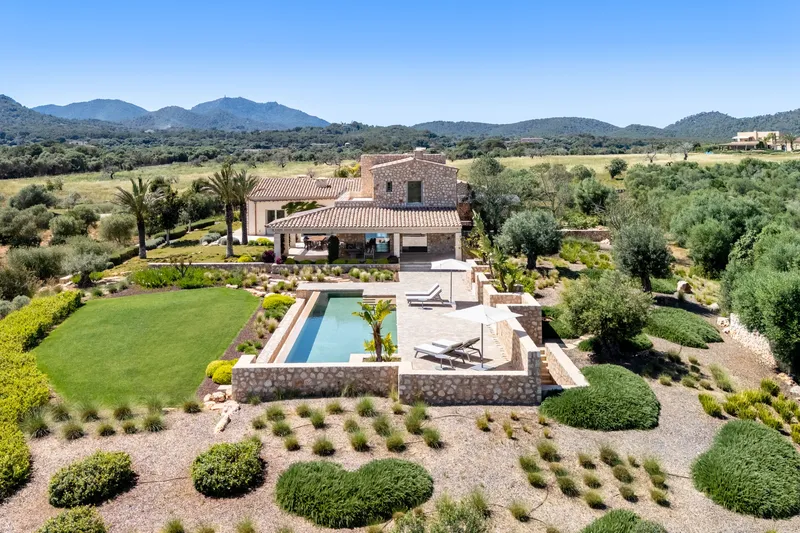 Newly built sea view finca in a small gated community close to Portocolom — photo 1