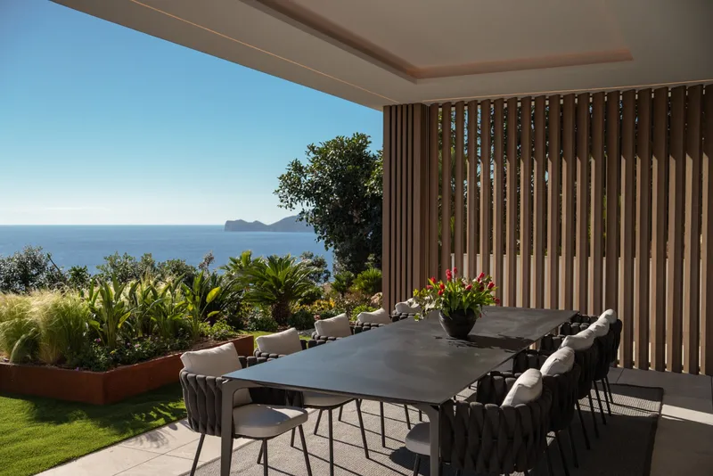Luxury villa with spectacular sea views and outstanding architecture in a prime location — photo 3