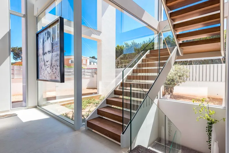 Luxurious new-build villa with sea and harbour views — photo 7