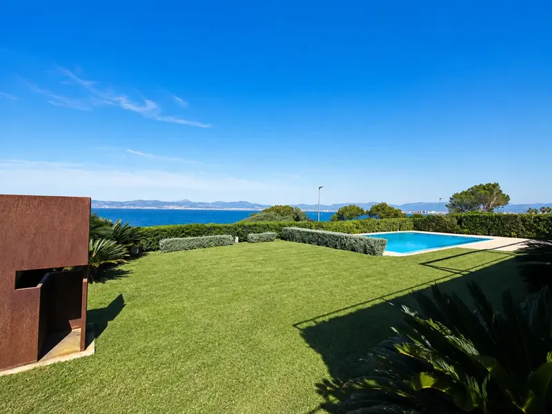 Design villa on the seafront with private pool in Son Verí Nou — photo 4
