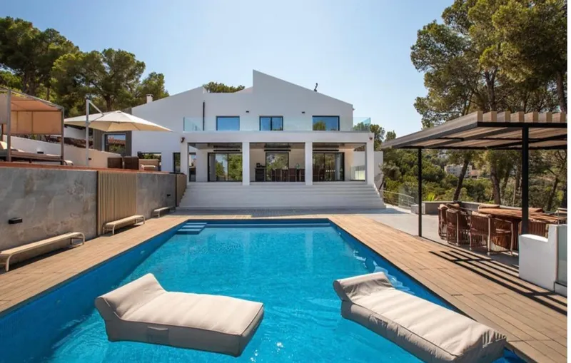 For rent - Cas Català: 5 bedroom luxury villa with pool — photo 1