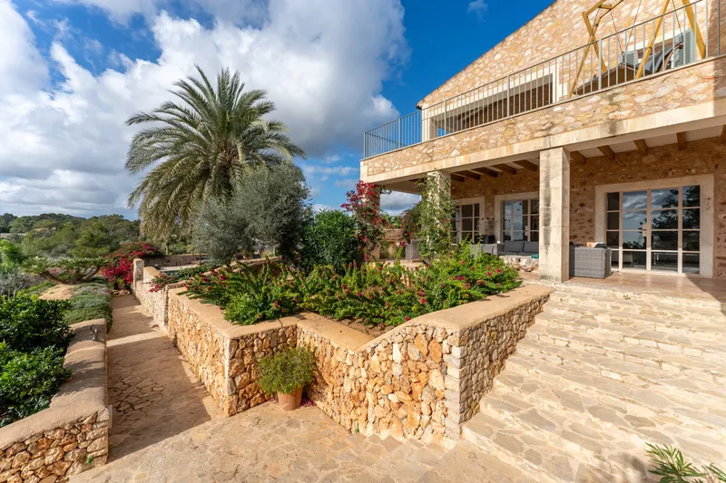 Idyllic country house property with sea views in Santanyi — photo 8