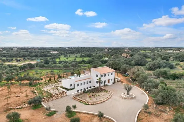 Townhouse for sale in Ses Salines, Mallorca — photo 1