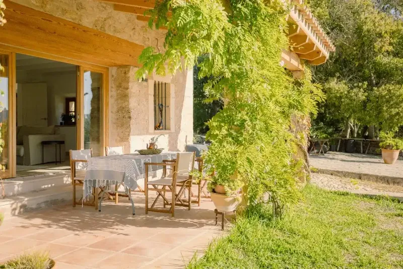 This charming country house offers the perfect combination of traditional Mallorcan charm and modern design, ideally situated — photo 12