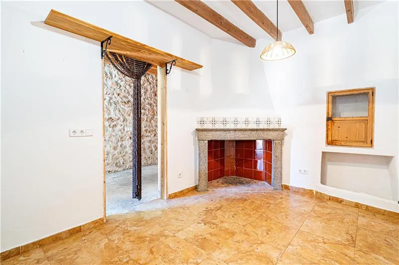 Traditional Mallorcan house for renovation on a plot of approx. 200 m², — photo 3