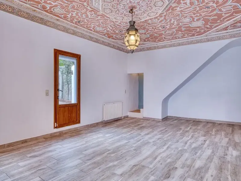 We present an impressive property located in the town of Felanitx, ideal for those seeking comfort and style. This magnificent house — photo 8