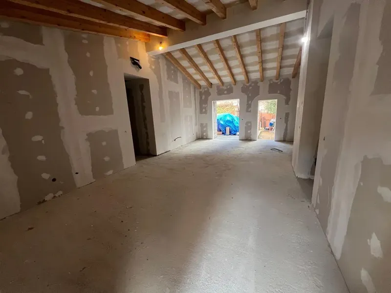 Amplio piso de obra nueva con gran potencial en Manacor! — photo 3