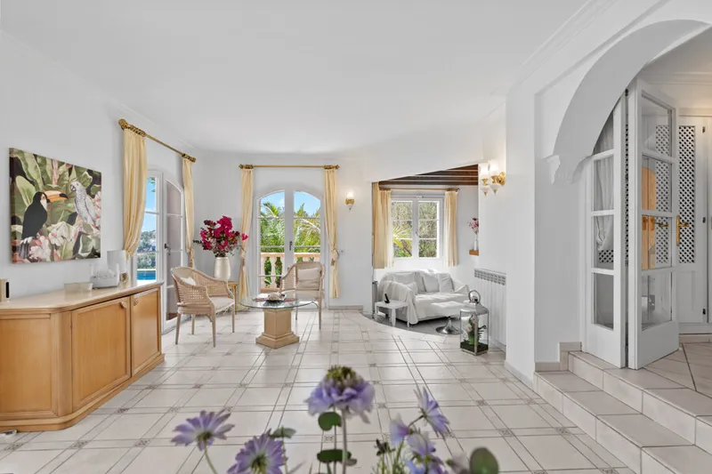 Mediterranean Villa with Spectacular Harbour and Sea Views — photo 8