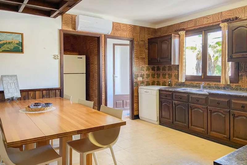 Unique Mallorcan vintage villa with breathtaking sea views and great potential — photo 10
