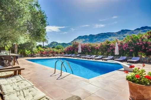Pollensa, magnificent country house with 2 guest houses, swimming pool and tennis court amidst absolute rural idyll — photo 2