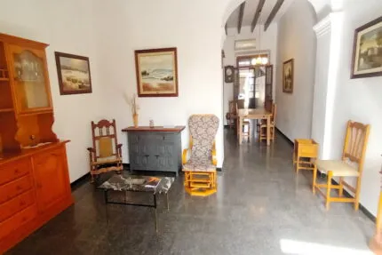 2-storey village house with courtyard, terrace and garage in Llombards — DH 08 — photo 1