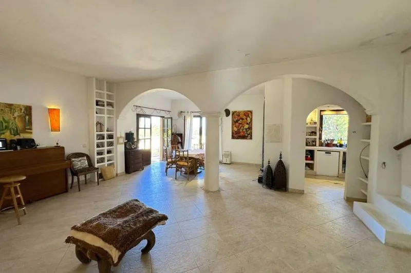 Unique West Coast Setting with Sea Views – Your Dream Project Awaits — photo 3