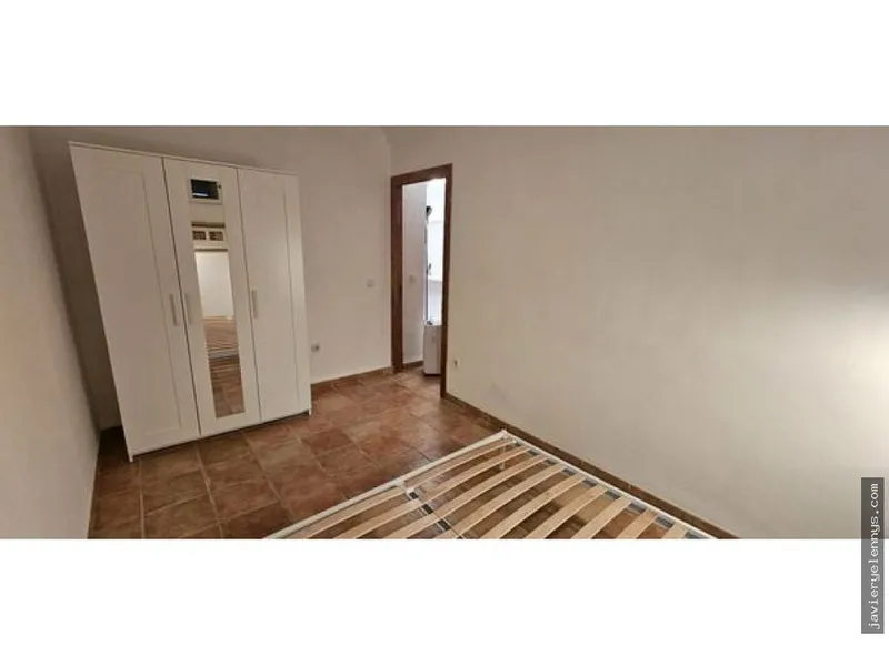 Rental of semi-detached house on calle d'Isabel Montaner — photo 8
