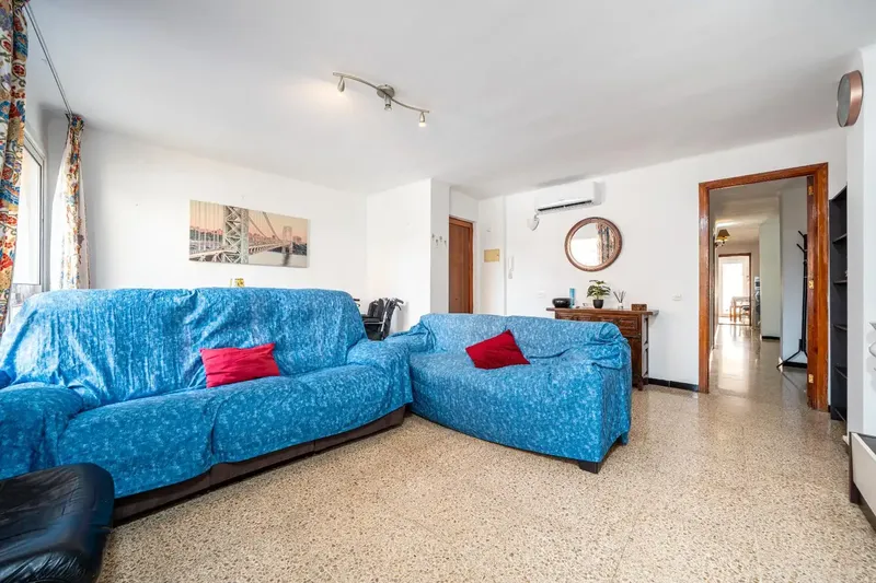 Os presentamos en exclusiva esta magnífica vivienda de 80 m², situada en la Plaza San Cosme, en el consolidado barrio de Son Cotoner, Palma — photo 4