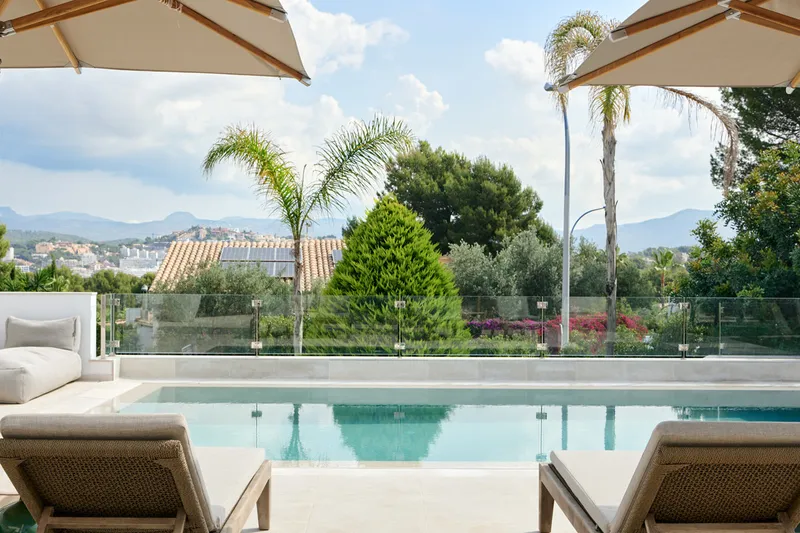 Modern family villa with traditional architecture in a prime location in Santa Ponsa - Marcel Remus Real Estate — photo 6