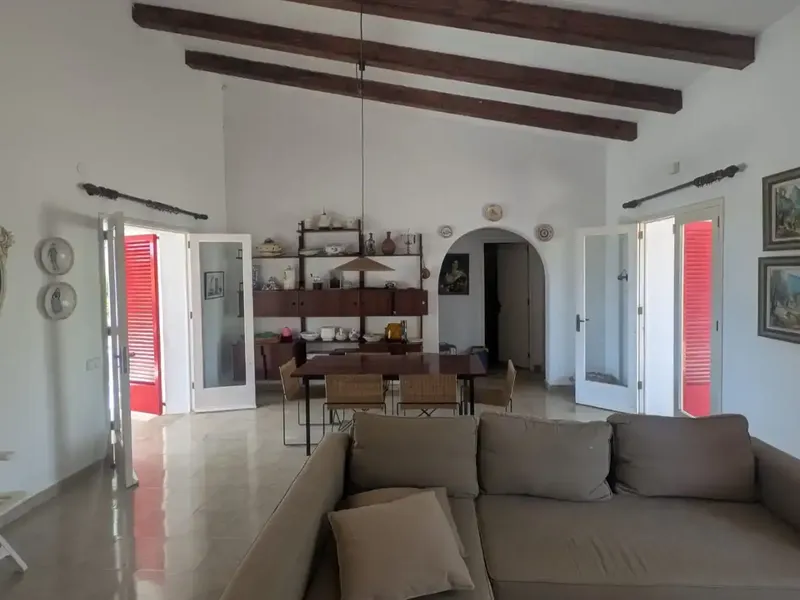 Casa de 170 m² en amplia parcela de 1.417 m². Se trata de una vivienda con dos amplios porches orientados a este y sur. Zona exterior con ve — photo 7