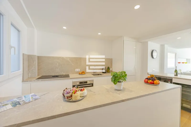 Luxury First-Line Apartment: The Privilege of Coastal Living in Puerto de Alcudia — photo 8