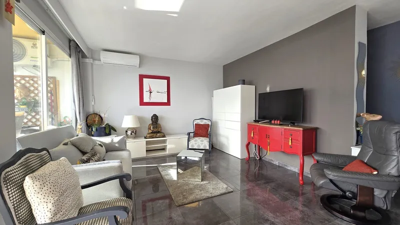 AL-JHRE056 – Fantastic renovated 1-bedroom apartment with terrace and stunning sea views — photo 7