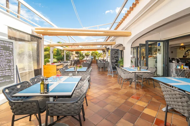Restaurant for transfer near the beach — photo 4