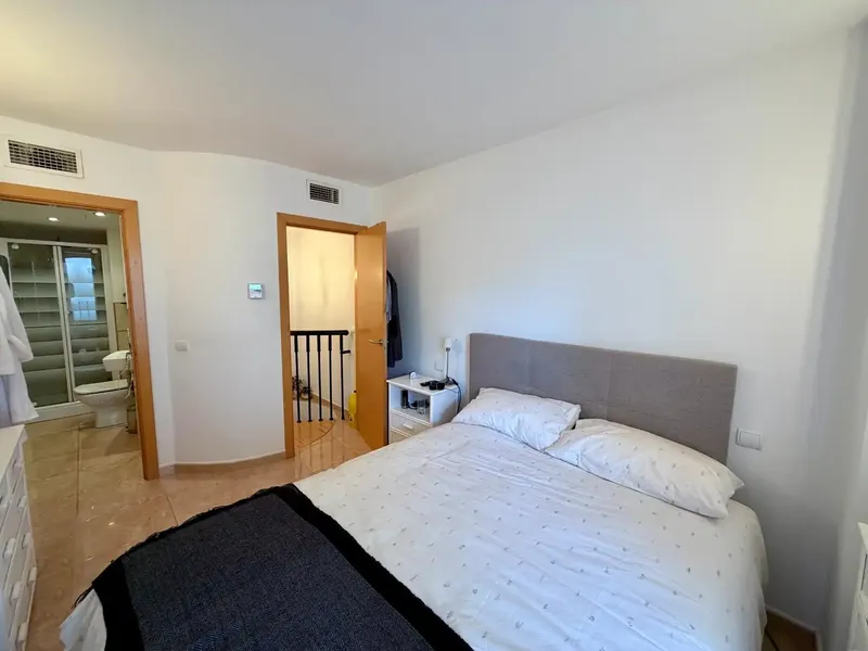 A few steps from the first line of Puerto de Andratx, in a new building with few neighbors, we find this cozy duplex with views of the — photo 3