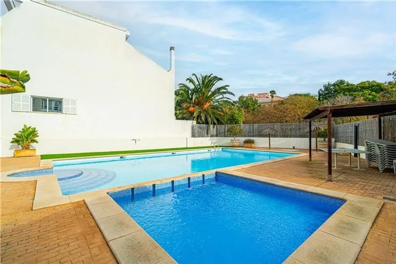 Terraced house in Son Dureta, Palma de Mallorca — photo 1