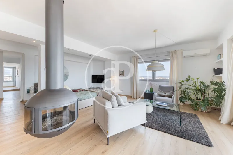 Renovated penthouse with terraces and sea views for sale in S’Escorxador — photo 1